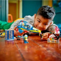 Конструктор LEGO City Police Детективні місії водної поліції 278 деталей (60355)